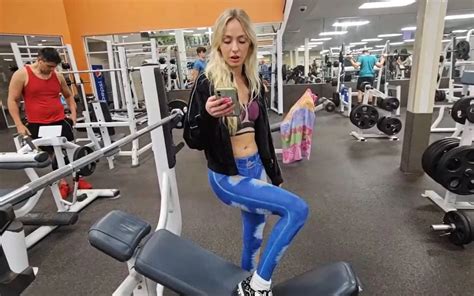 natalie reynolds paint|‘Naked’ woman blasted for body paint blunder at gym issues fake。